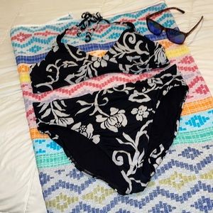 Black and white floral two piece swimsuit size 16 EUC moderately high waist CUTE
